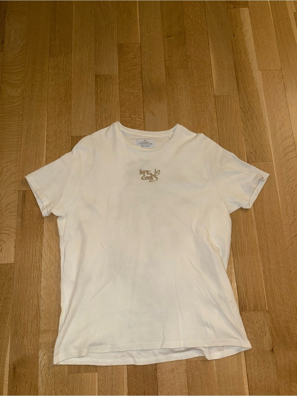 Minimalist White Crewneck T-Shirt with Script Logo
